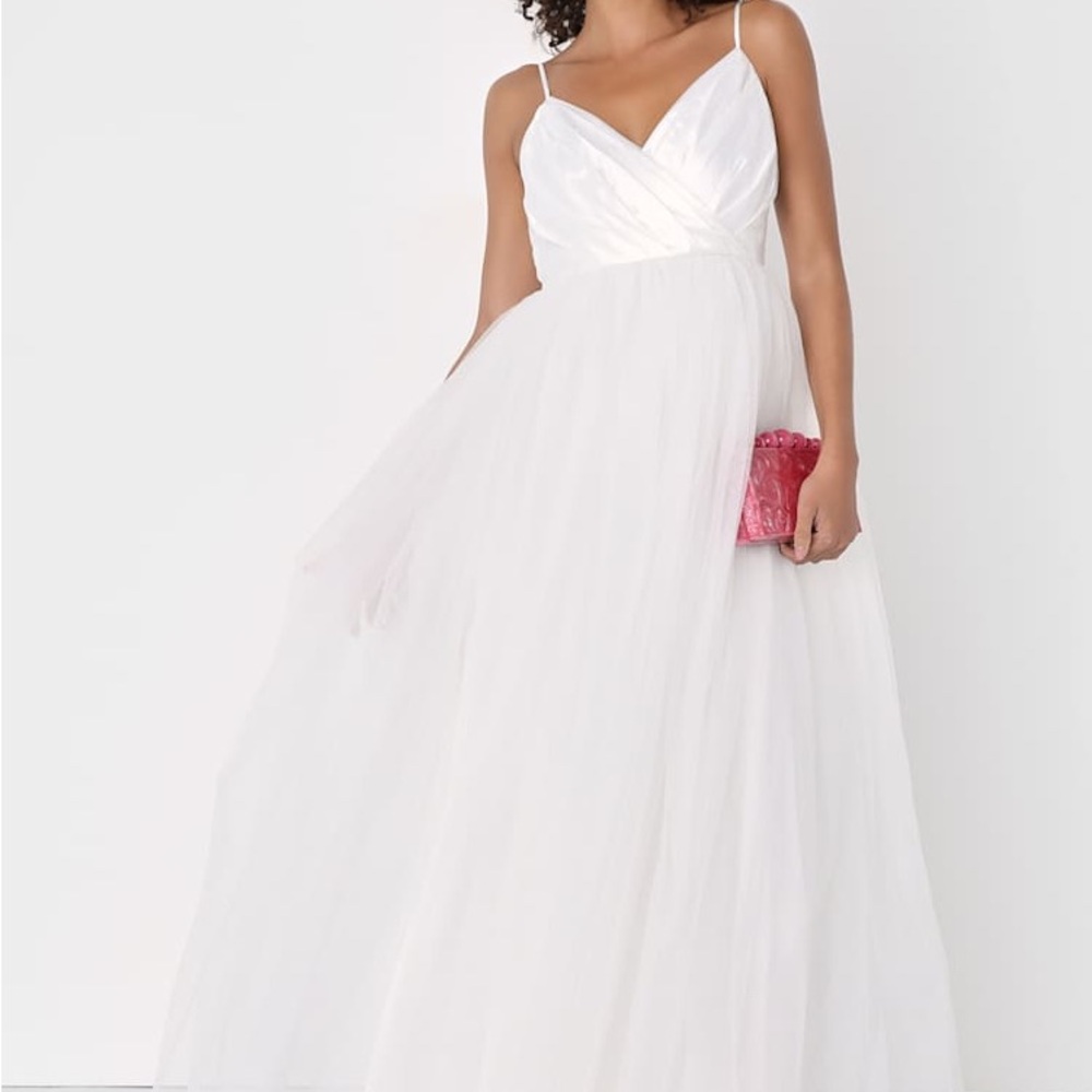 Spellbinding Beauty White Glitter Sleeveless Tulle Gown
Lulus
$118 Online